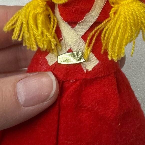 Vintage Red Dress Girl Ornament Holding Noel Sign Christmas Holiday Taiwan 70s - Picture 9 of 9